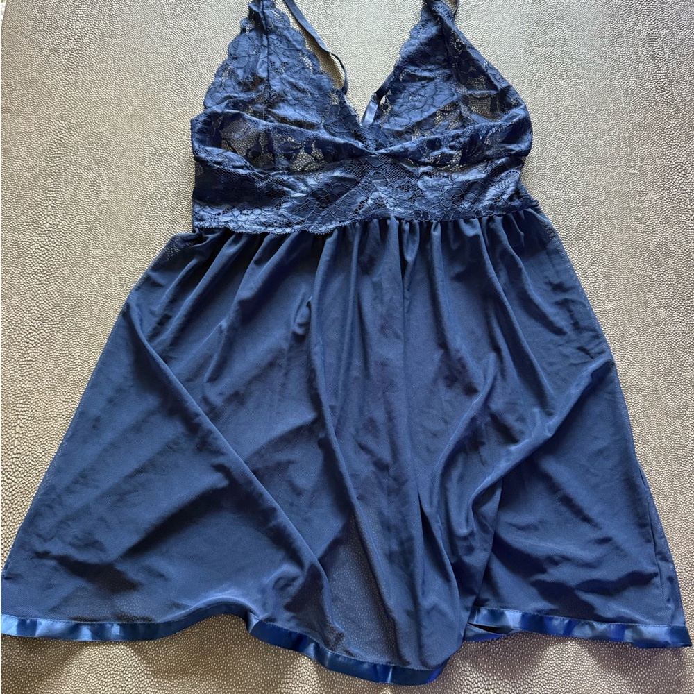 Elegant Navy Lace Chemise